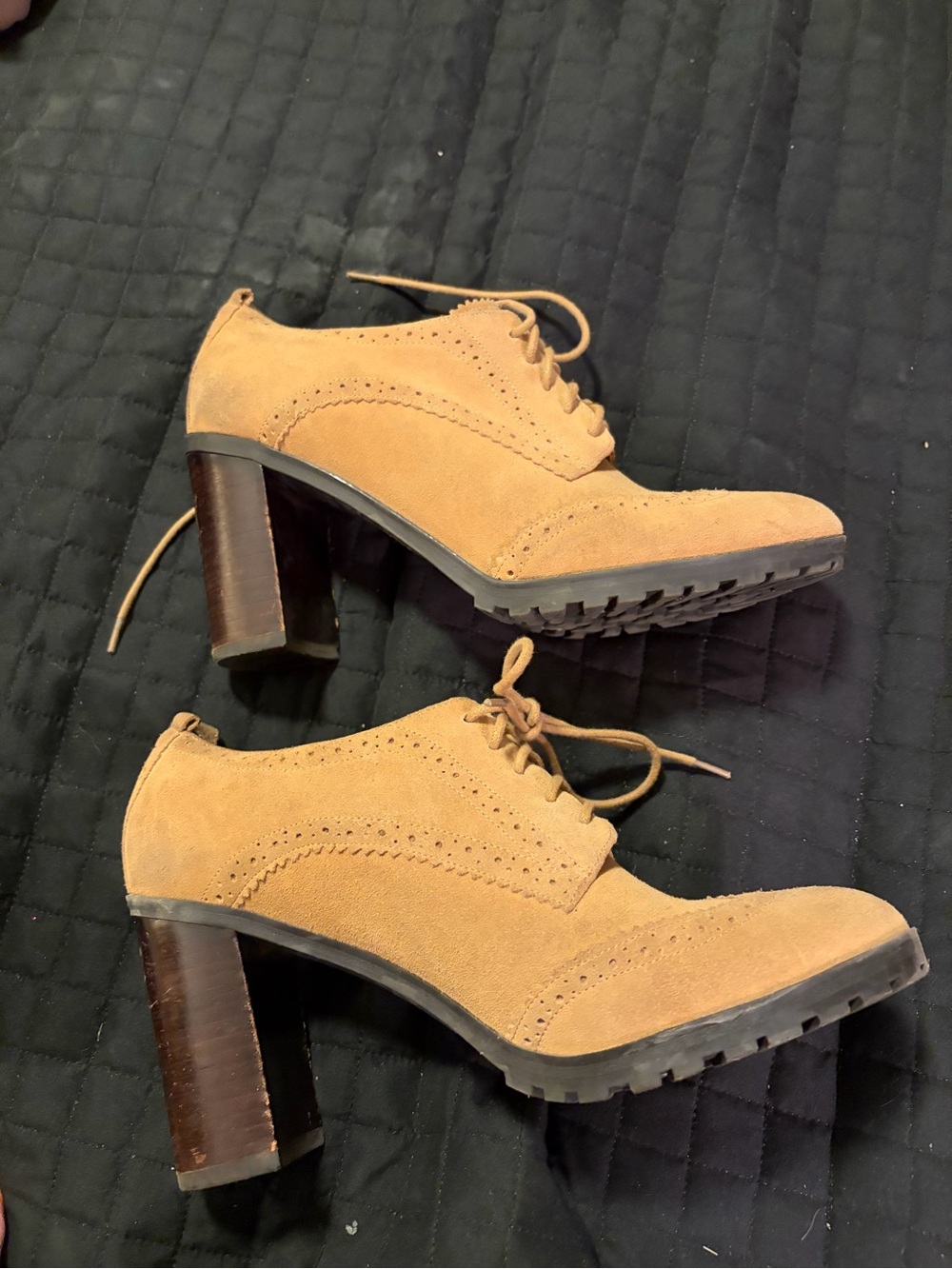 Tommy Hilfiger Women's Tan Suede Lace-Up Block Heel Oxfords - Picture 4 of 6